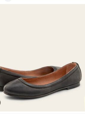 Frye Carson Ballet Flat in Black Leather